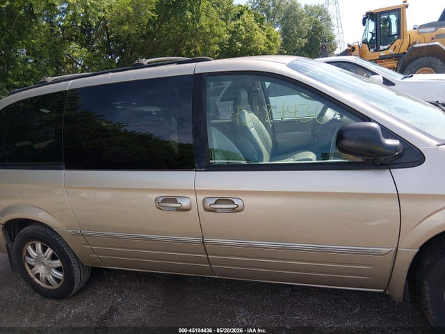 Chrysler Town & Country Touring