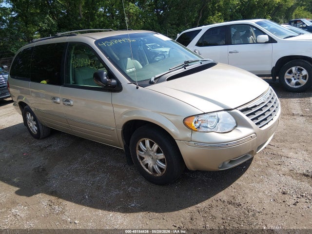 Salvage Chrysler Town & Country Image