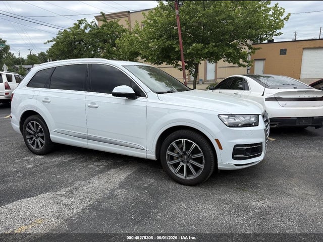 Salvage Audi Q7 Image