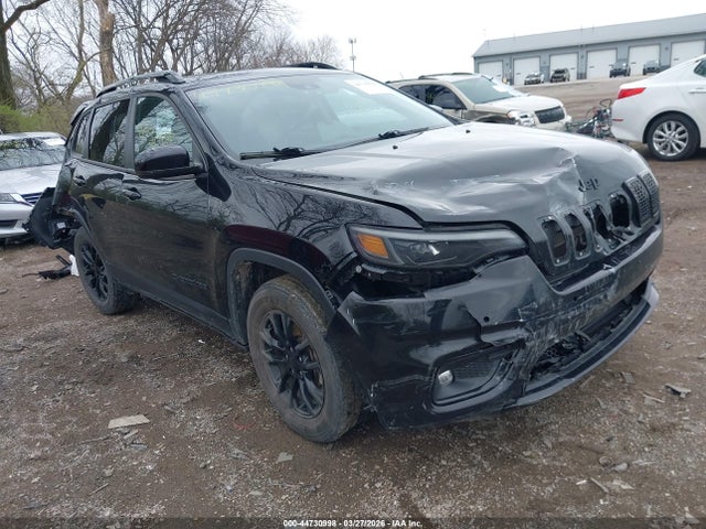 Salvage Jeep Cherokee Image