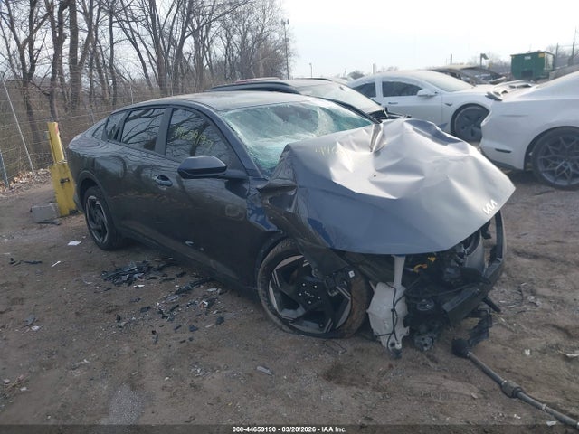 Salvage Kia K4 Image