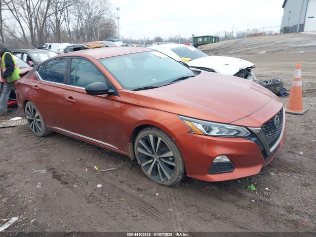 Salvage Nissan Altima Image