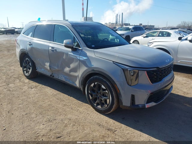 Salvage Kia Sorento Image