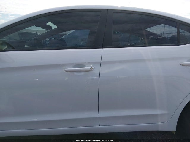 Hyundai ELANTRA Sel