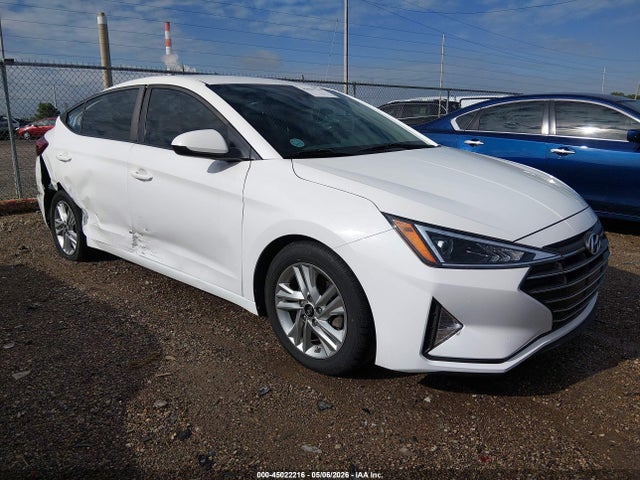 Salvage Hyundai ELANTRA Image