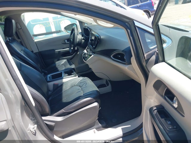 Chrysler Pacifica Touring L