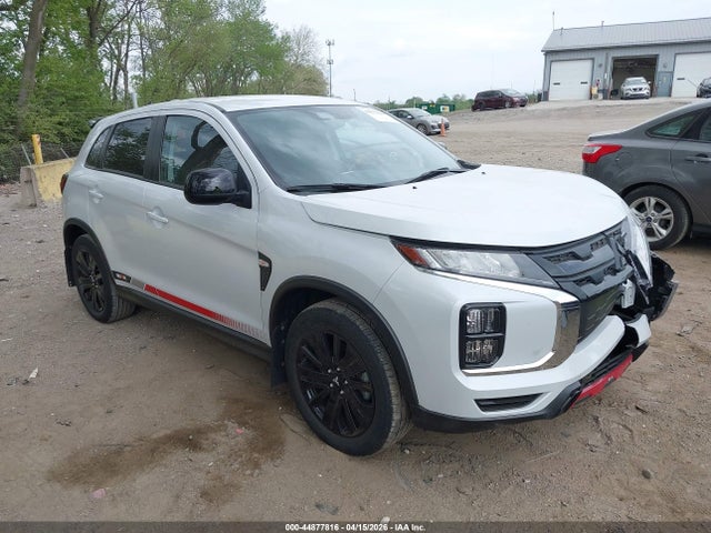 Salvage Mitsubishi Outlander Image