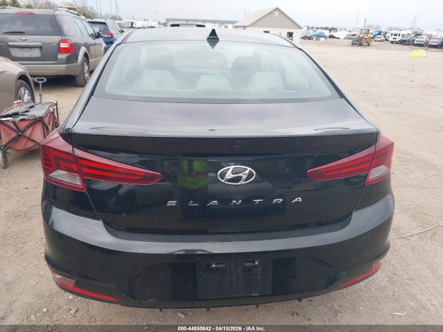 Hyundai ELANTRA Sel