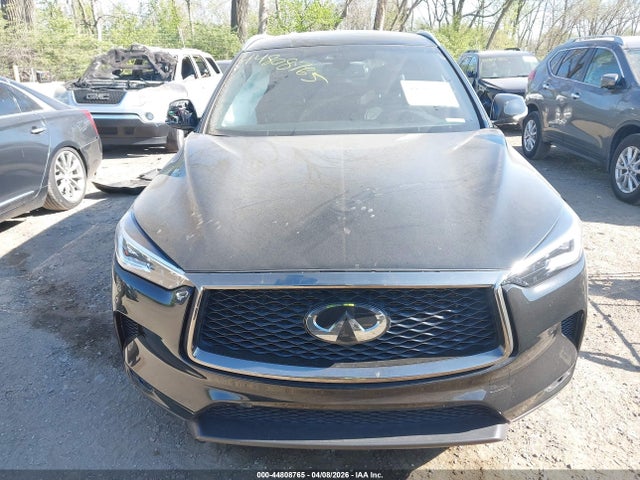 INFINITI Qx Essential Awd