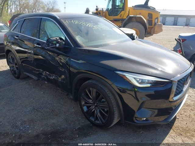 INFINITI Qx Essential Awd