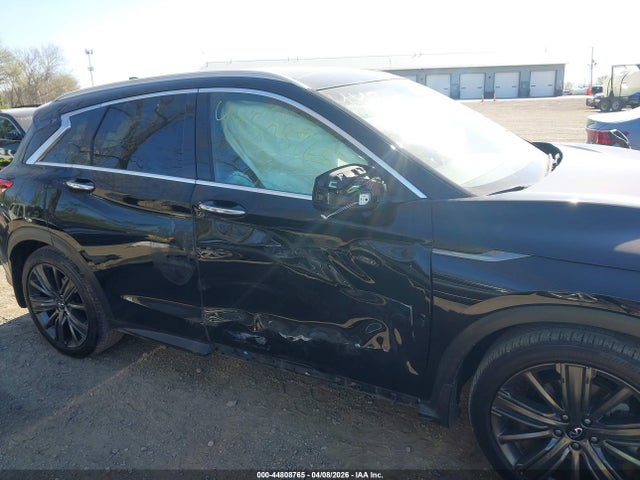 INFINITI Qx Essential Awd