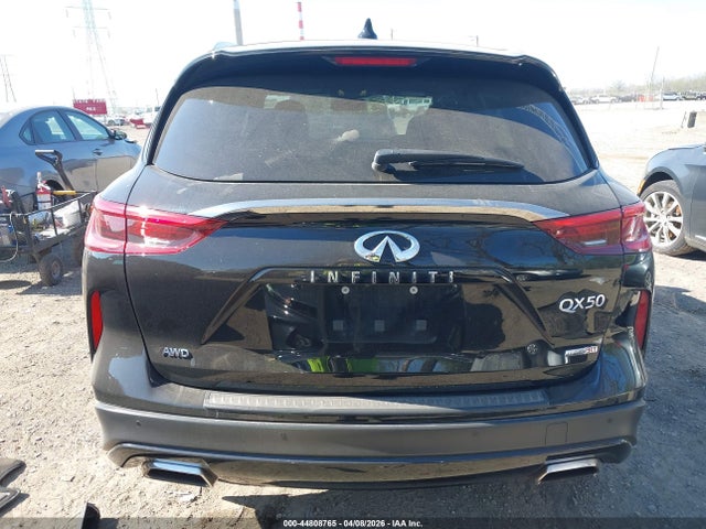 INFINITI Qx Essential Awd