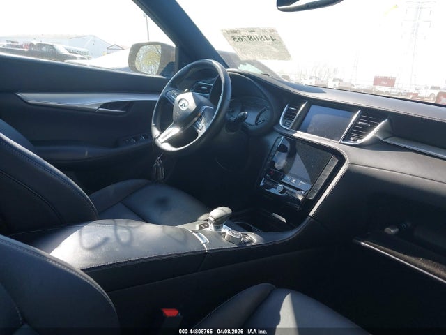 INFINITI Qx Essential Awd