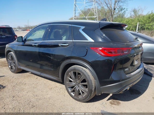 INFINITI Qx Essential Awd