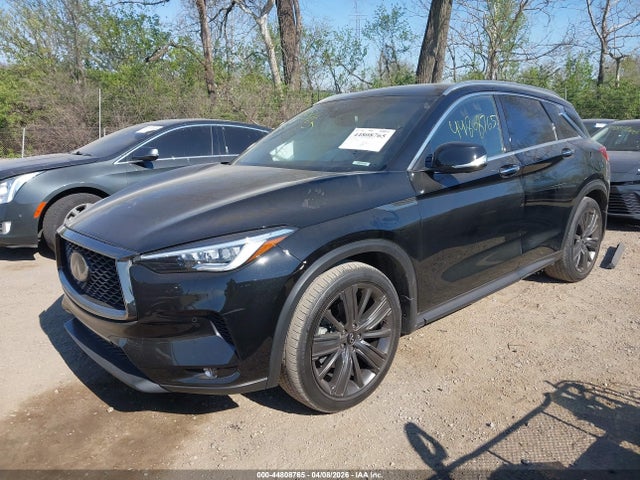 INFINITI Qx Essential Awd