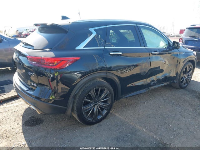 INFINITI Qx Essential Awd