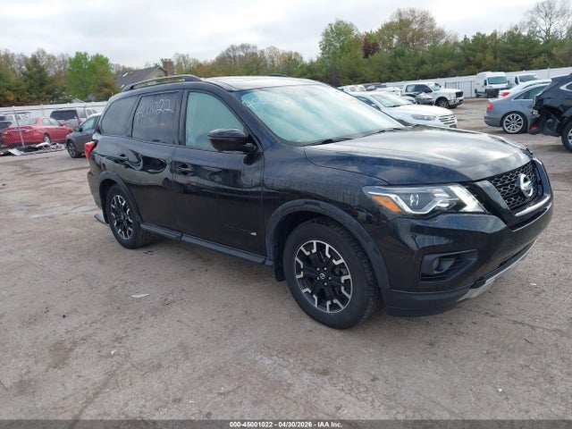 Salvage Nissan Pathfinder Image