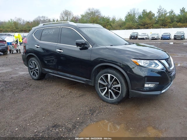 Salvage Nissan Rogue Image