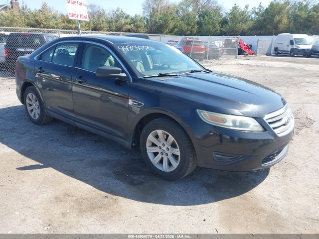 Salvage Ford Taurus Image