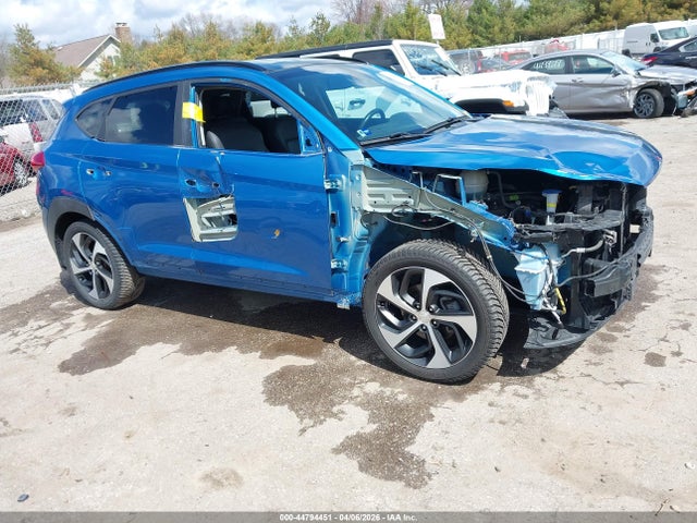 Salvage Hyundai TUCSON Image