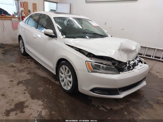 Salvage Volkswagen Jetta Image