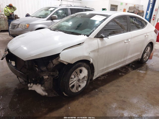 Hyundai ELANTRA Sel