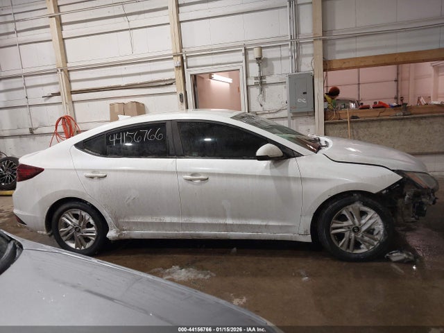 Hyundai ELANTRA Sel