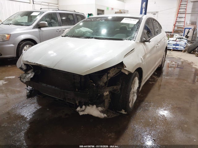 Hyundai ELANTRA Sel