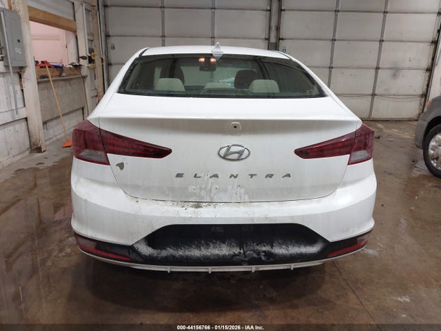 Hyundai ELANTRA Sel