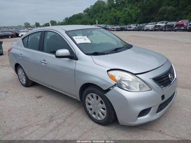 Salvage Nissan Versa Image