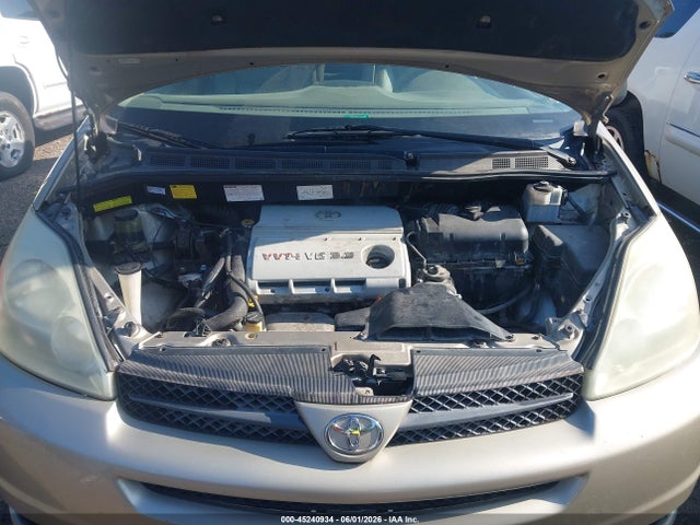 Toyota Sienna Le