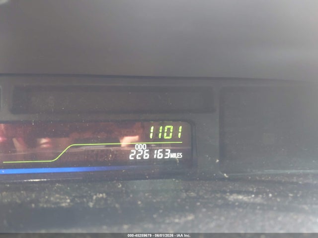 Toyota Prius v Three