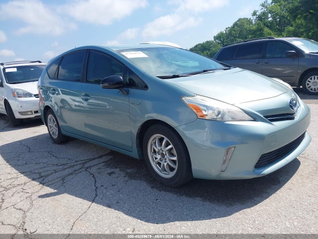 Salvage Toyota Prius v Image