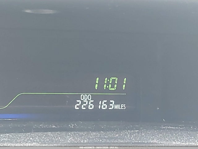 Toyota Prius v Three
