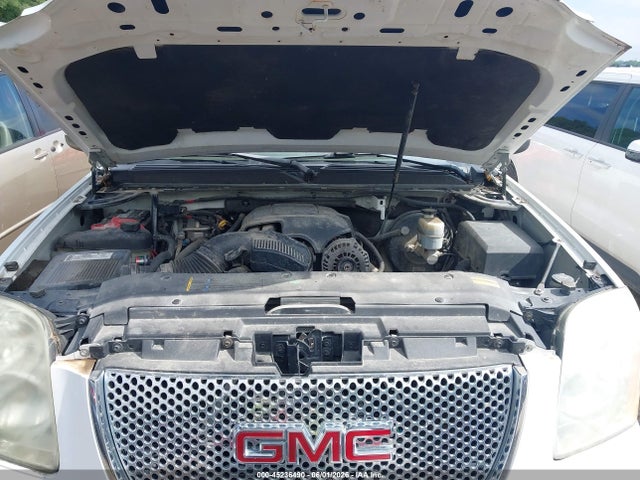 GMC Yukon Denali