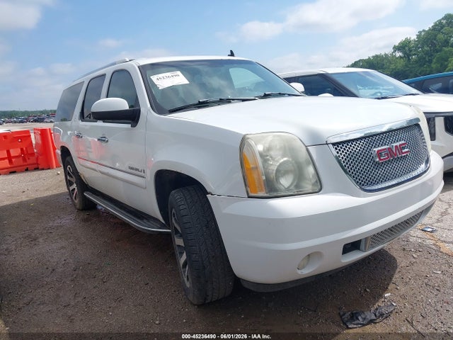 Salvage GMC Yukon Image