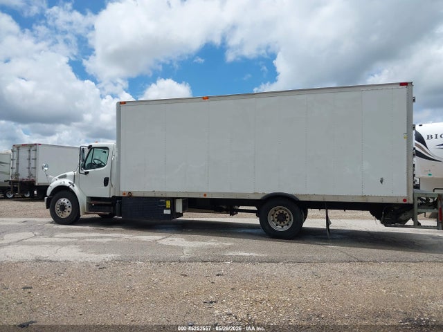 Freightliner M2 106