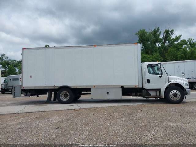 Freightliner M2 106