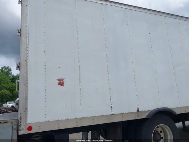 Freightliner M2 106