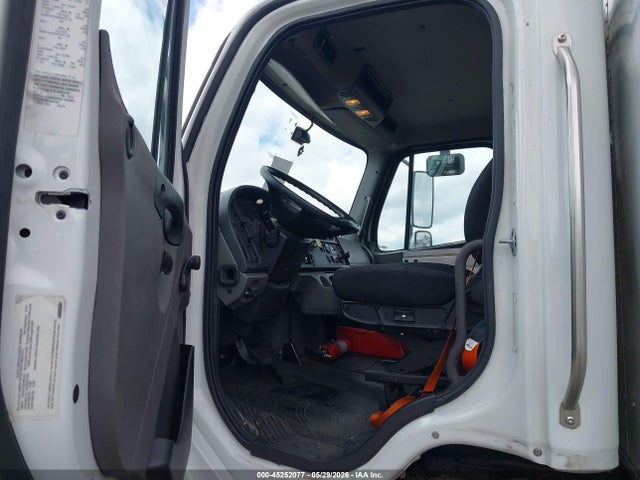 Freightliner M2 106