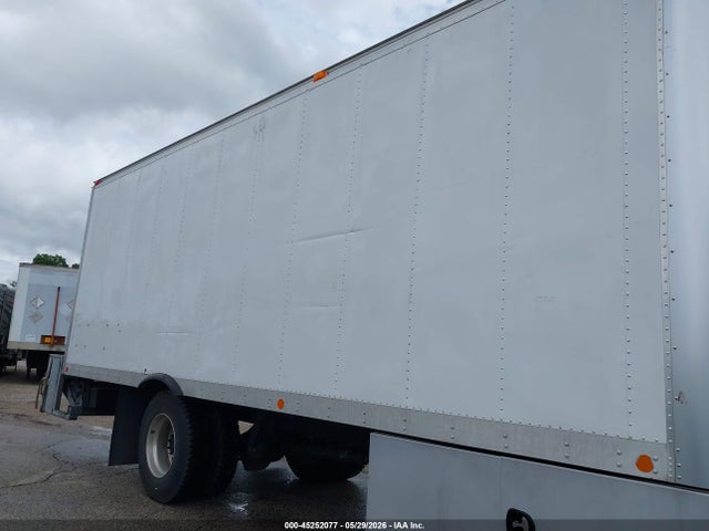 Freightliner M2 106
