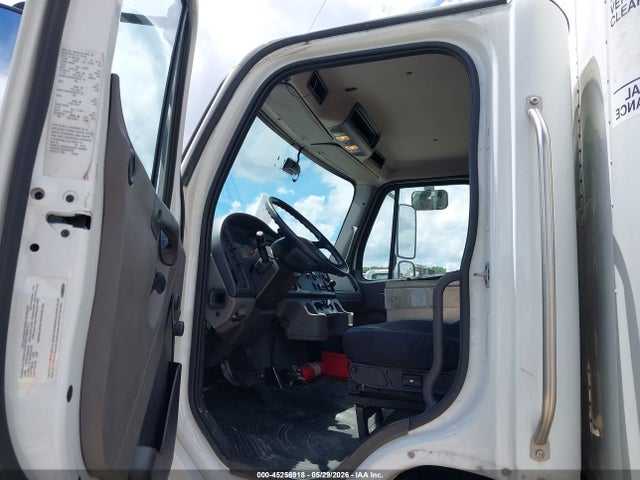 Freightliner M2 106