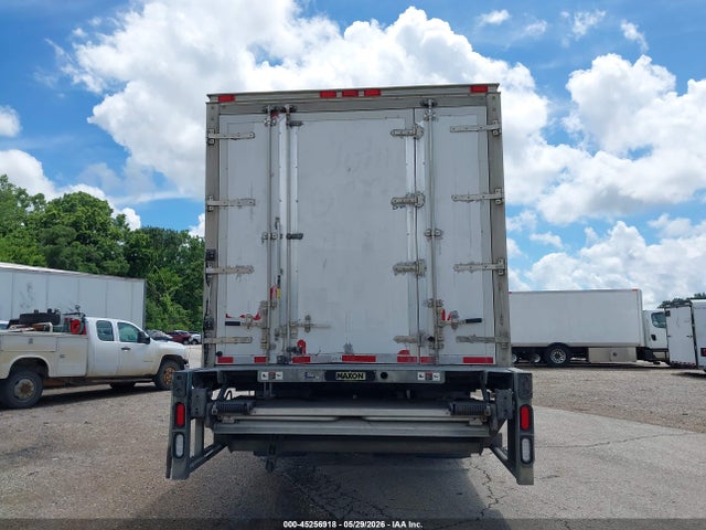 Freightliner M2 106