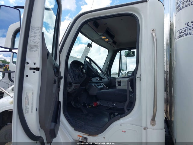 Freightliner M2 106
