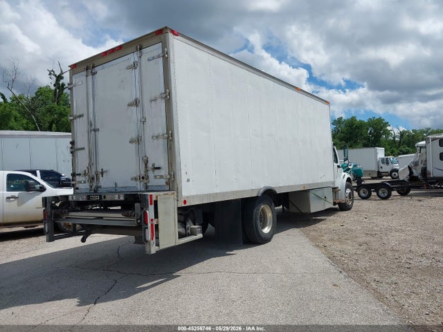 Freightliner M2 106