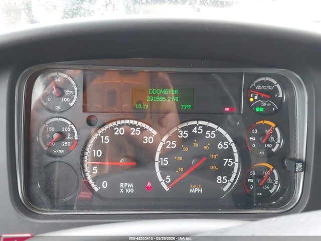 Freightliner M2 106