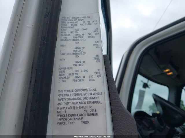 Freightliner M2 106
