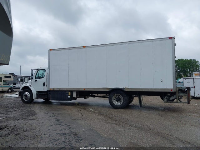 Freightliner M2 106