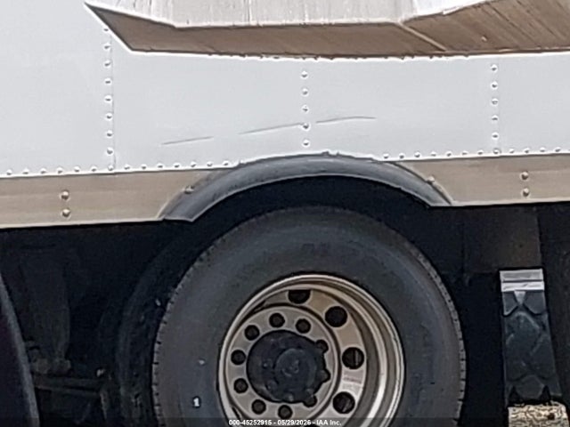 Freightliner M2 106