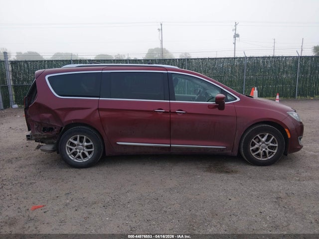 Chrysler Pacifica Touring L